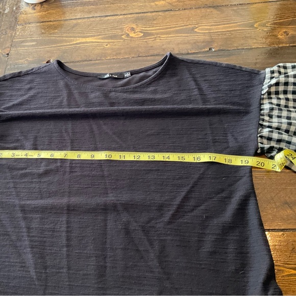 Doe & Rae Black Top with Checkered Sleeves - Picture 8 of 11